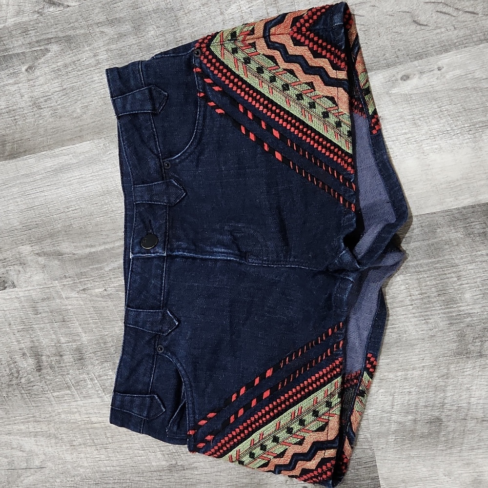BDG Size 29 Jean Shorts With Aztec Design